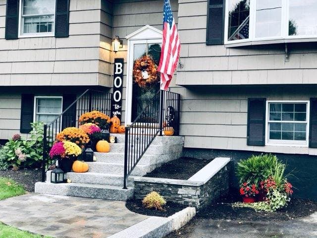 Front entry plantings with seasonal color